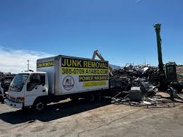 Best Retail Junk Removal  in Farmington, PA